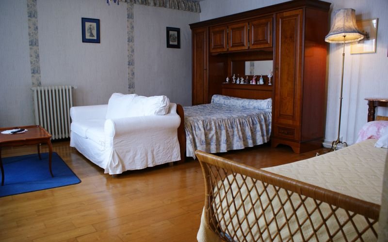 LA RIVIERE - Prices & B&B Reviews (France/Saint-Jean-de-Blaignac) LA RIVIERE - Prices &  B&B Reviews (France/Saint-Jean-de-Blaignac)