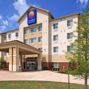 Comfort Inn and Suites Exterior