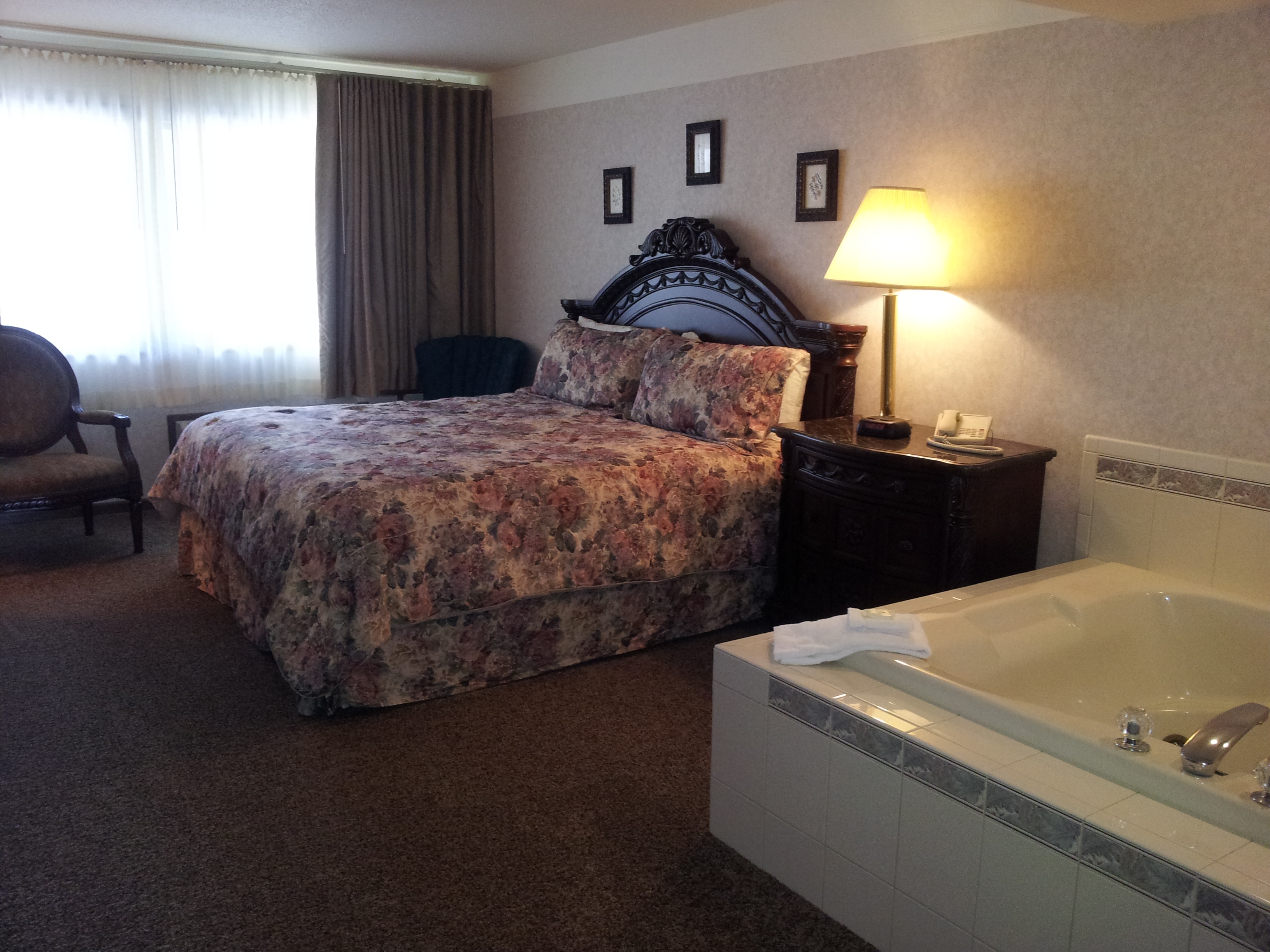 AMERICAS BEST VALUE INN CHIPPEWA FALLS 60 8 4 Prices