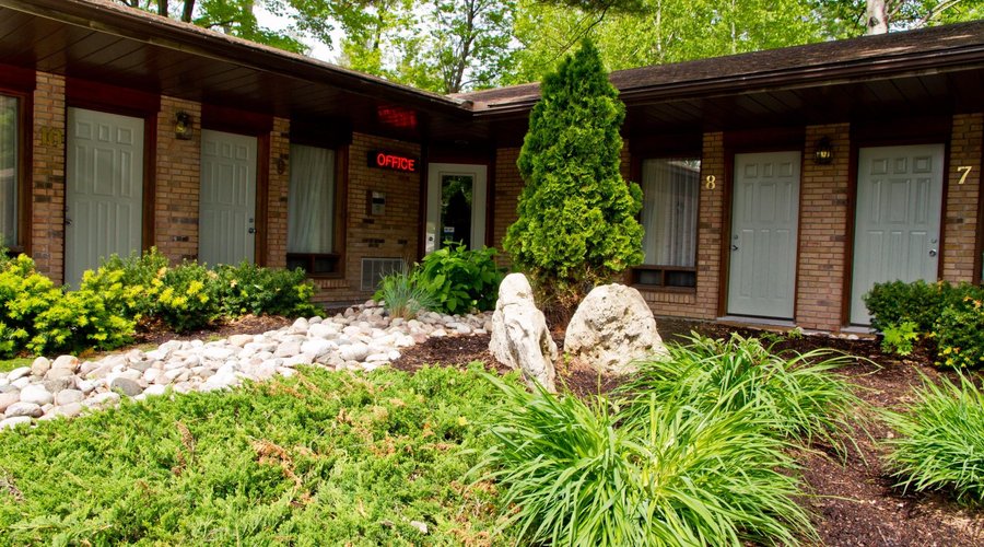 Front garden & Reception