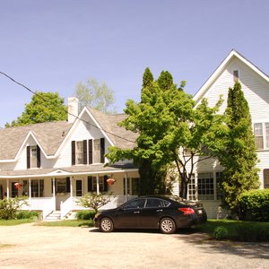 Front of the Mountain Fare Inn