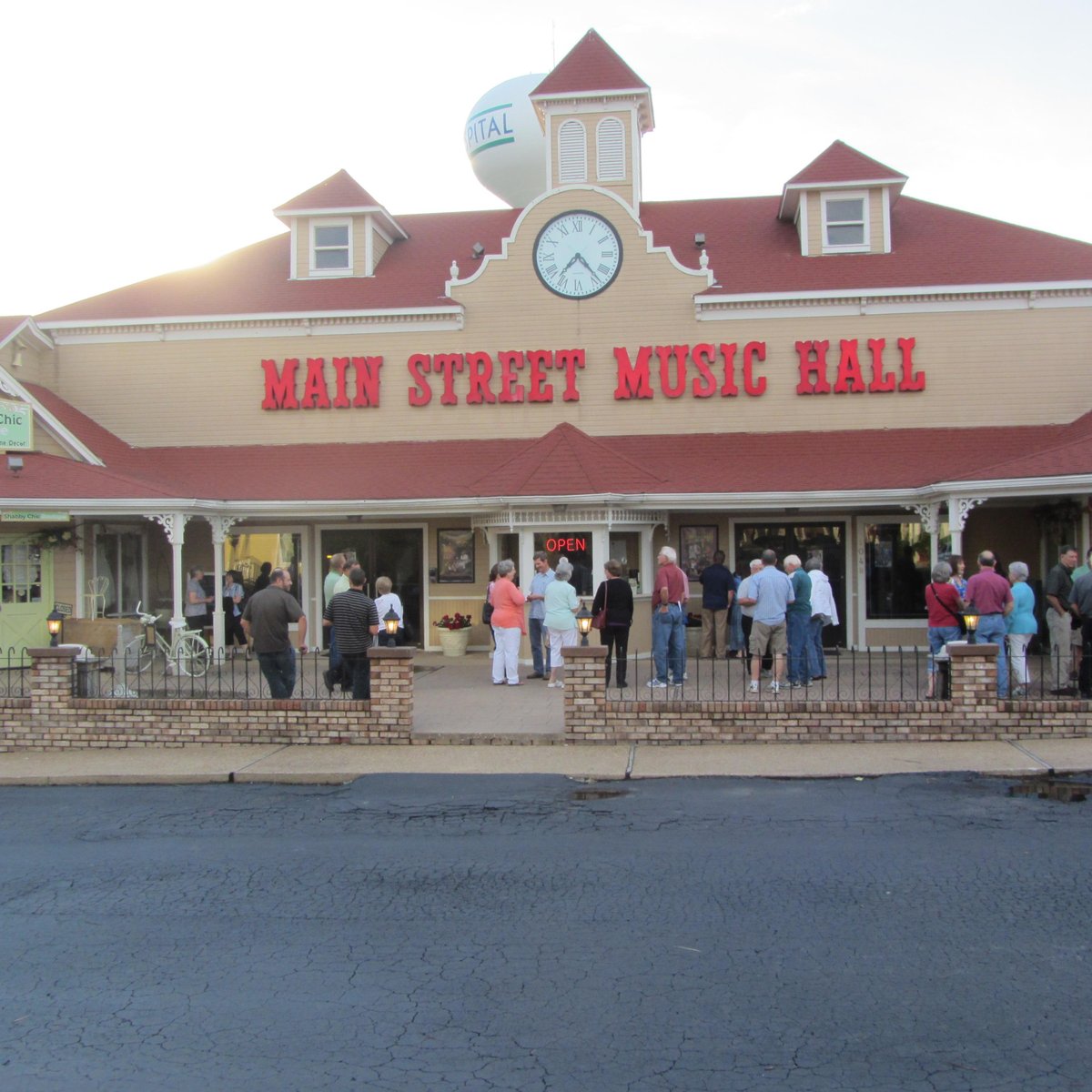 2022年 Main Street Music Hall / Main Street Opry 行く前に！見どころをチェック トリップ