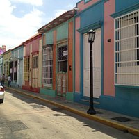 Casas y comercios en Calle Carabobo!