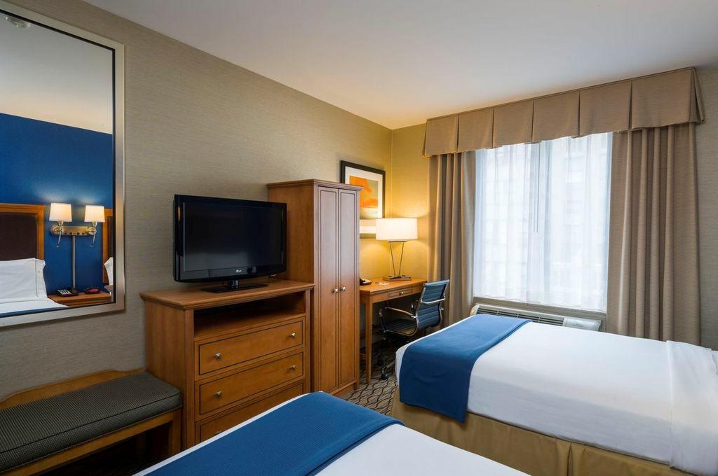 Hotel photo 1 of Holiday Inn Express New York City - Chelsea, an IHG hotel.