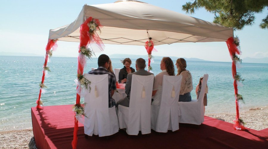 Wedding at the beach in front of Villa Andrea