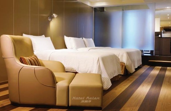 行政三人房 200*200cm超大床+一張單床 +886 2 2383 2727