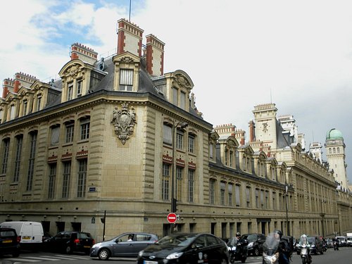 tourist hotspots paris