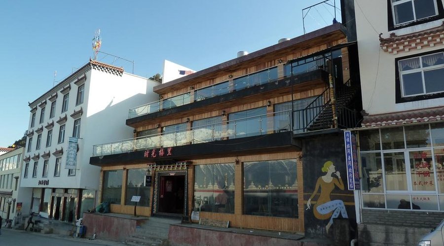 Panorama facade at Feilaisi Main Road