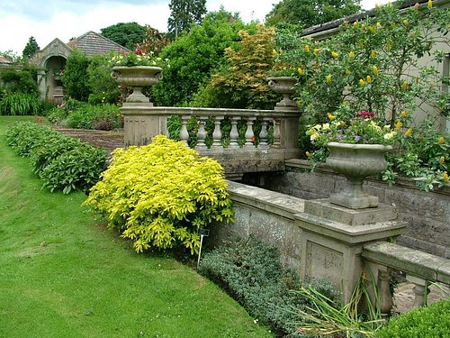 gardens to visit south wales