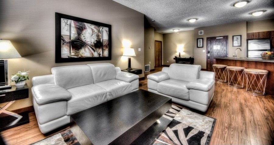 2 Bedroom with 2 double beds and 1 King
