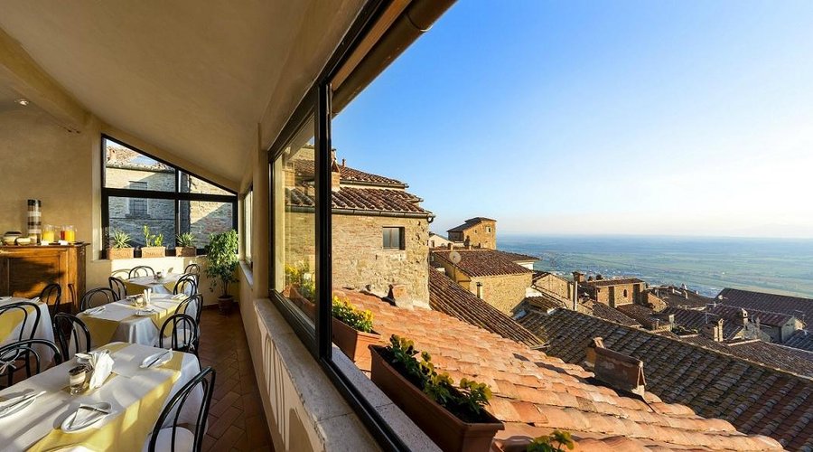 breakfast room view