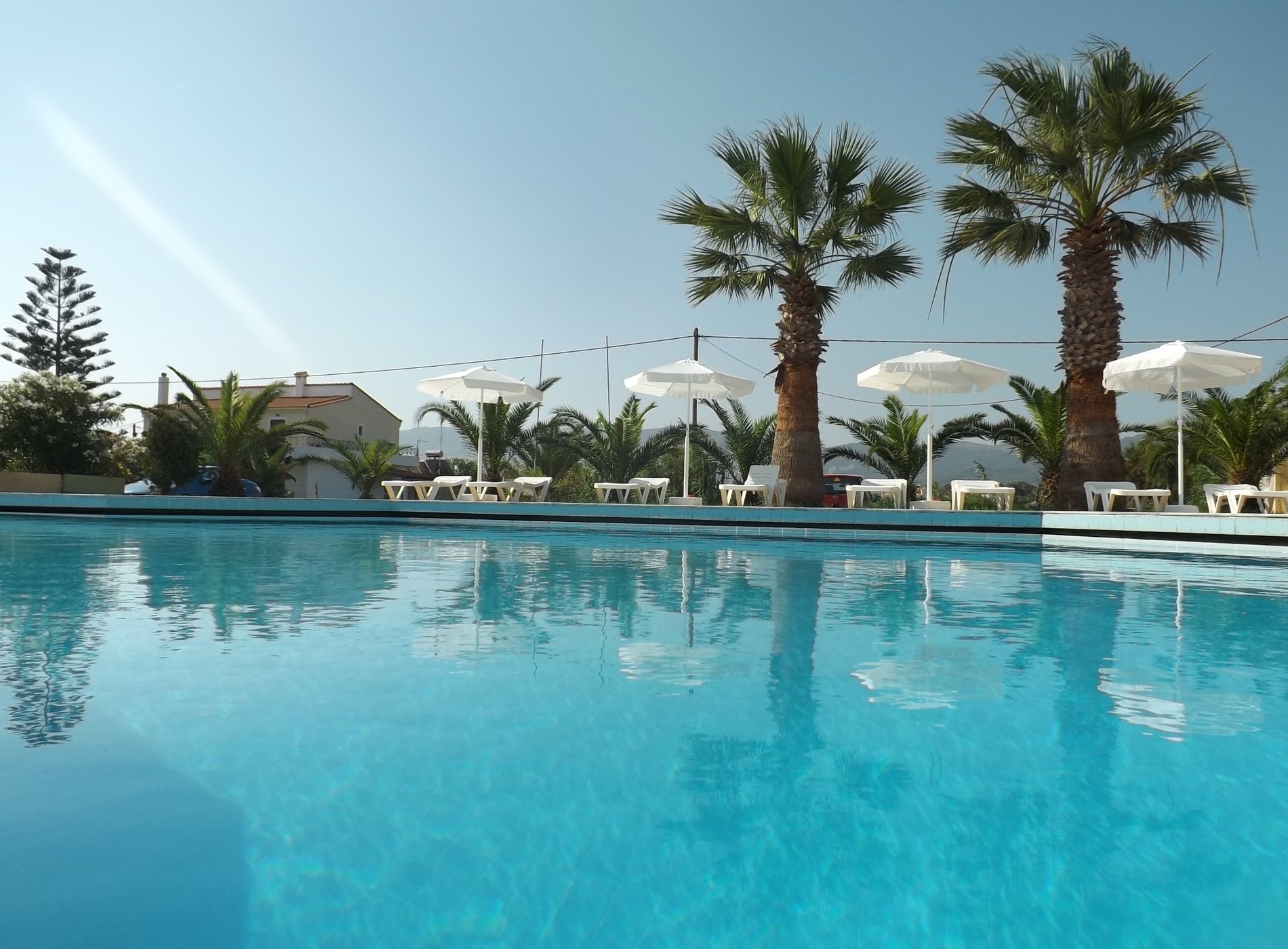 Leonidas Hotel and Studios by null
