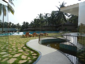 Pool & Beach