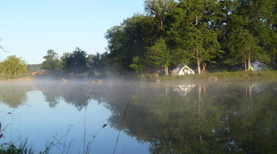 Early morning by the lake