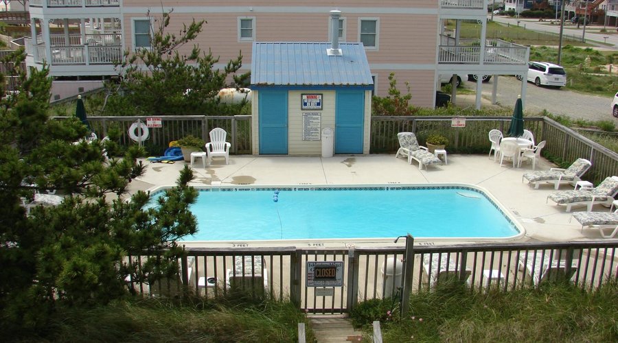 The Islander pool