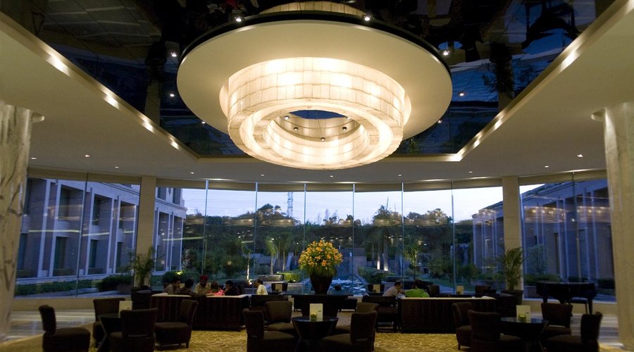 Crystal lounge