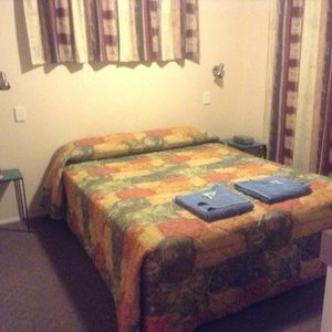 villa bedroom