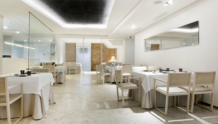Lienzo image 1 - Full view