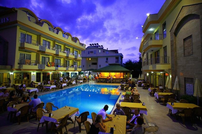 Grand Lukullus Hotel Pool: Pictures & Reviews Grand Lukullus Hotel Pool: Pictures & Reviews - Tripadvisor