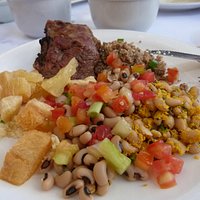 Variedade de acompanhamentos.