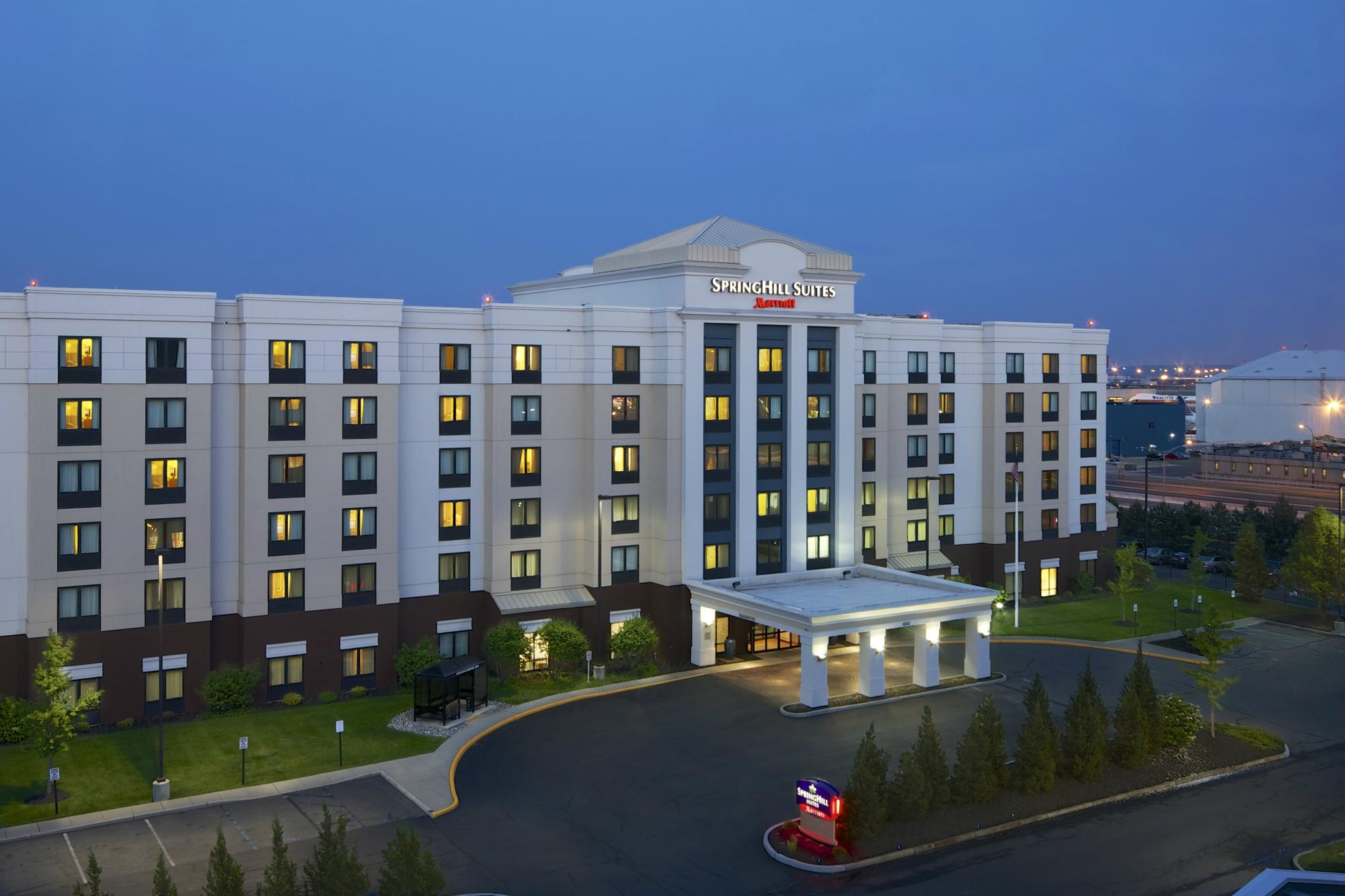 Hotel photo 18 of SpringHill Suites Newark Liberty International Airport.