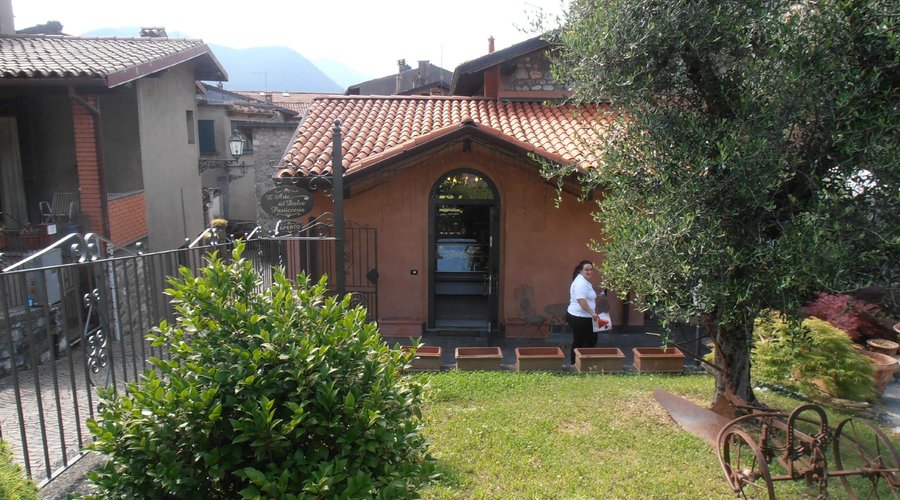foto esterno del negozio