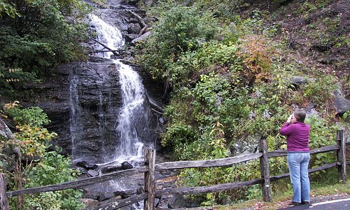 Shunkawauken Falls is just a short drive up White Oak Mountain from downtown Columbus.