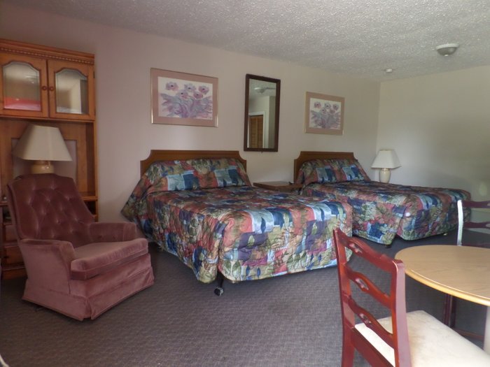 Bayside Motel - UPDATED Prices, Reviews & Photos (Trenton, Ontario