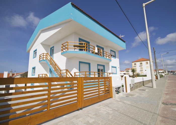 World class Surf & Oceanfront accommodation from only €420 – Peniche Surfing