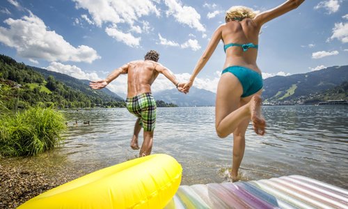 Water fun in lake Zell