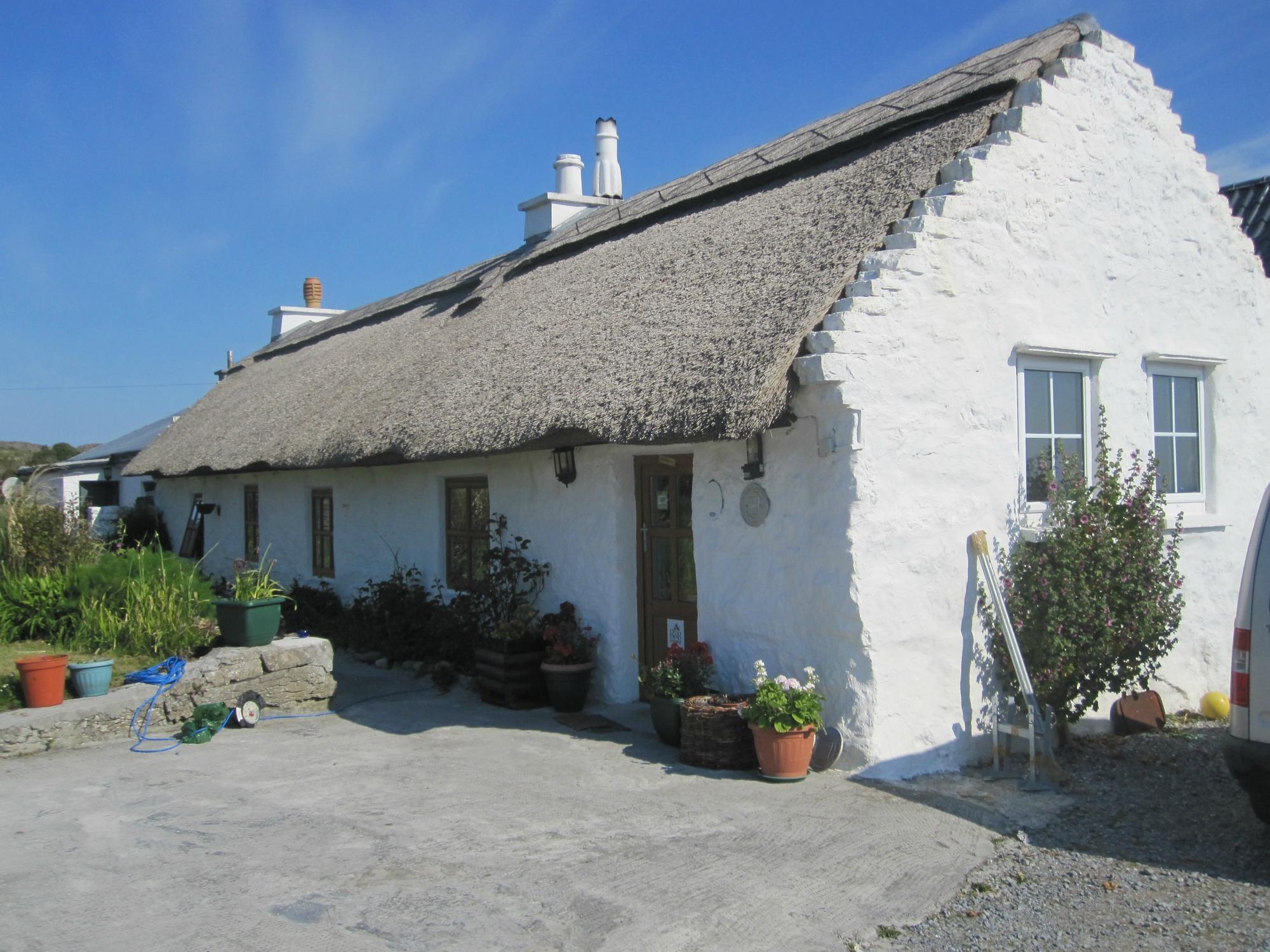 MAN OF ARAN COTTAGE (Aran Islands/Inishmore, Irlanda): Opiniones ...