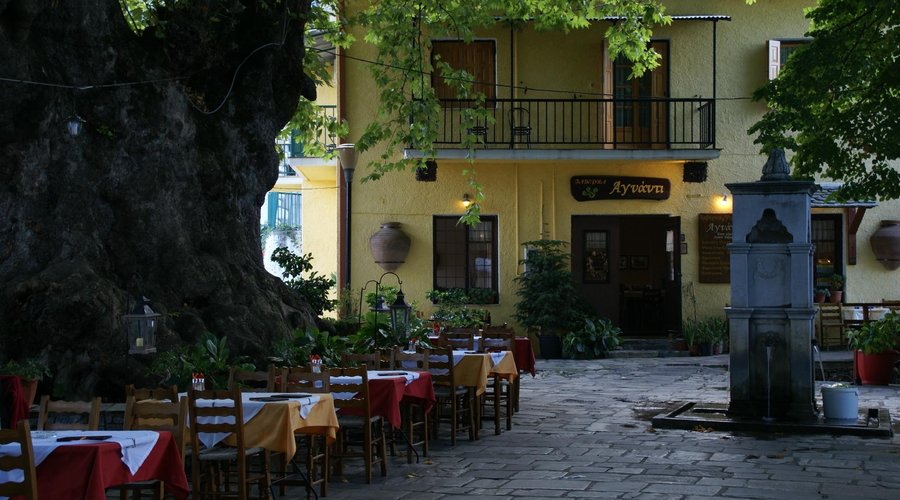 Taverna Agnanti in summer