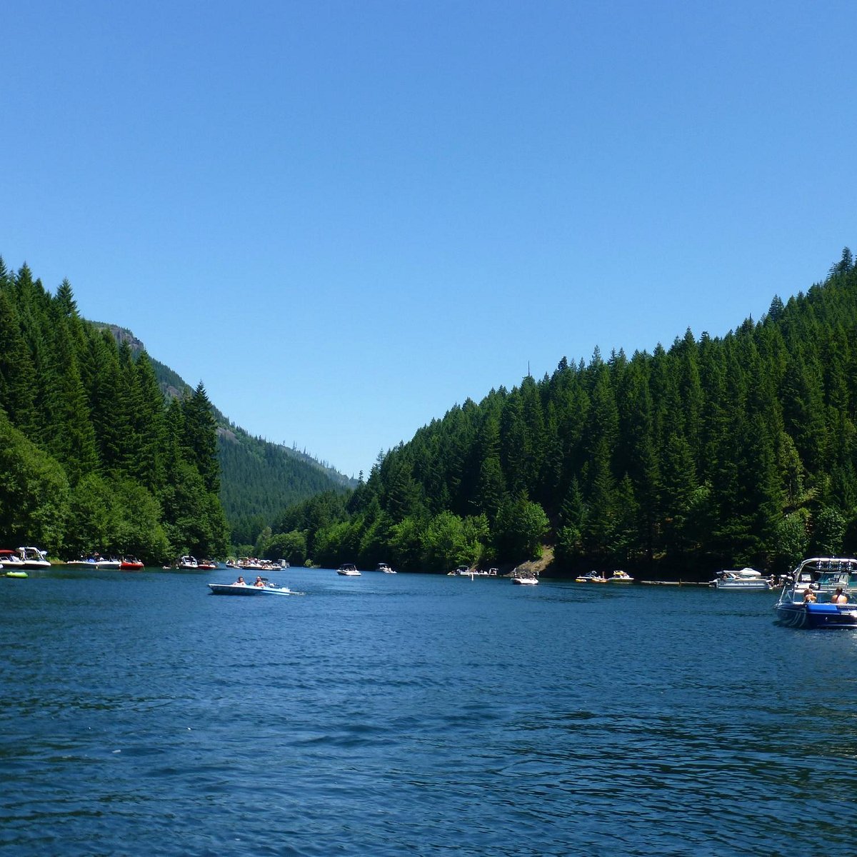 The lake state. Recreation Center Lake. Forks Washington.