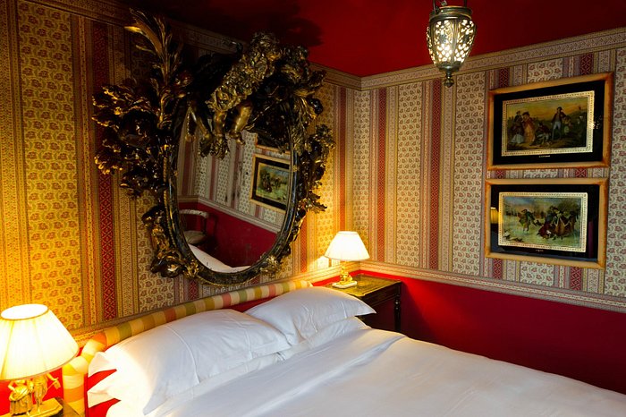 Le lit - Picture of The Chess Hotel, Paris - Tripadvisor
