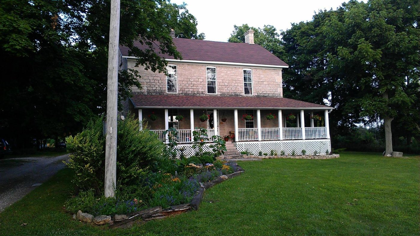 STONEHILL BED & BREAKFAST - B&B Reviews (Pelee Island, Ontario)