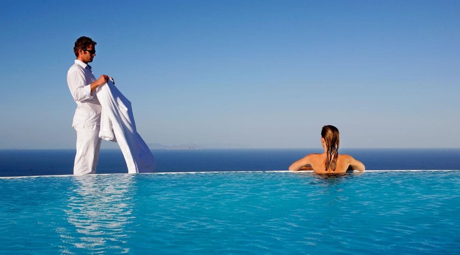 Large Pool with 270 degree panoramic view