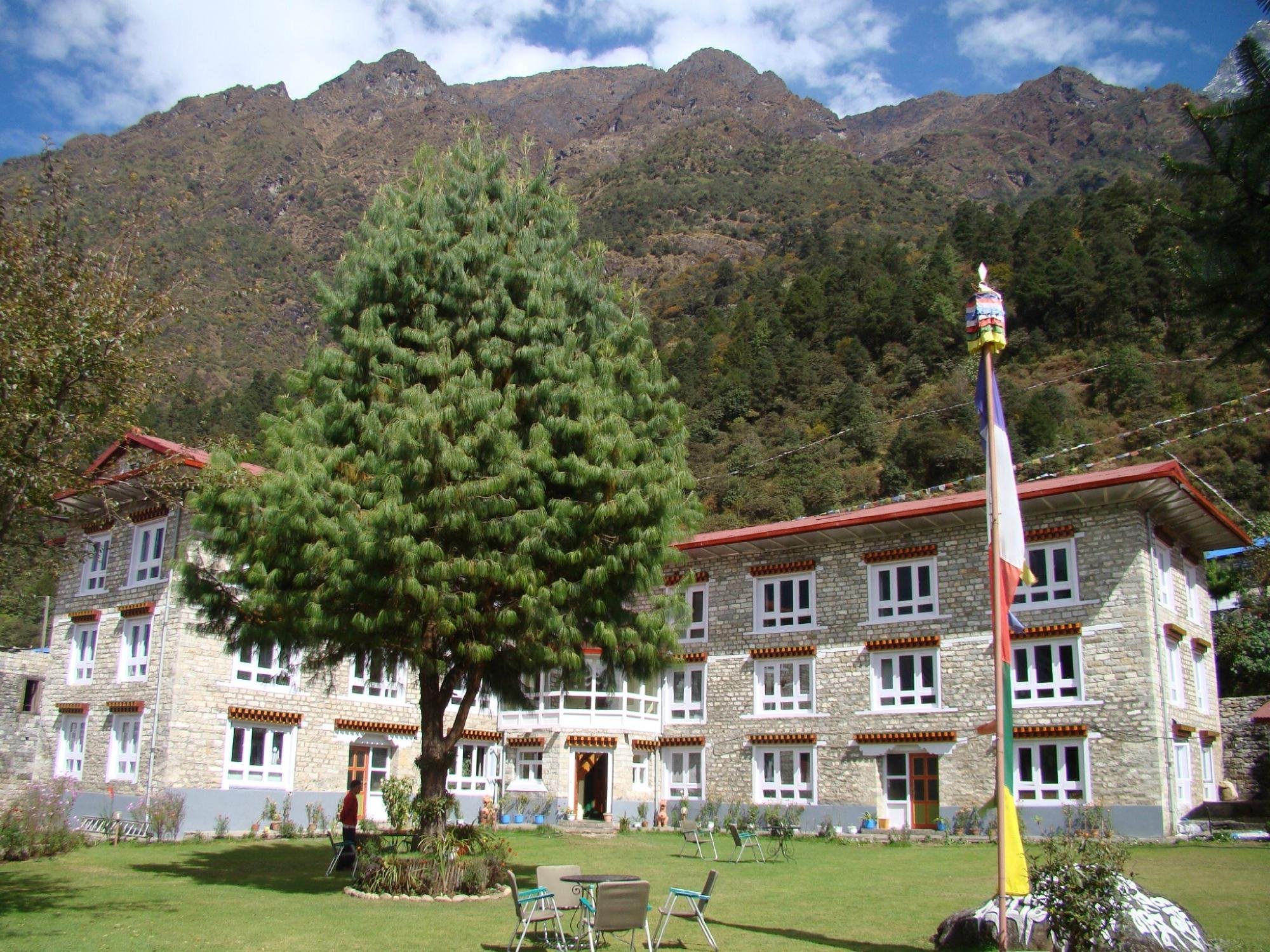 Everest Summit Lodge Lukla - 호텔 리뷰