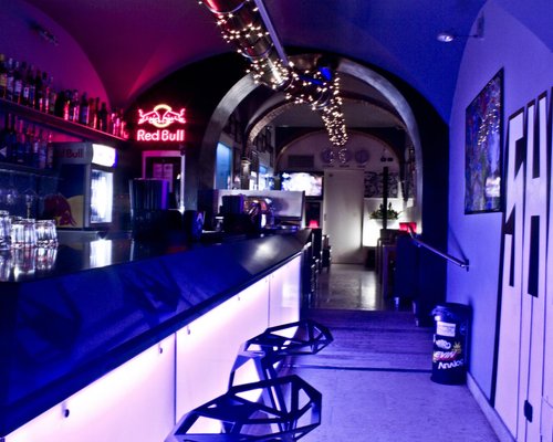 Actualizar 45+ imagen night club bergamo