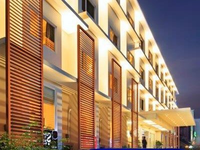 Microtel Acropolis Facade