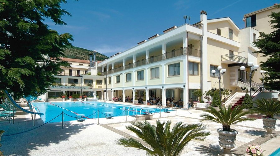 Piscina ed esterno