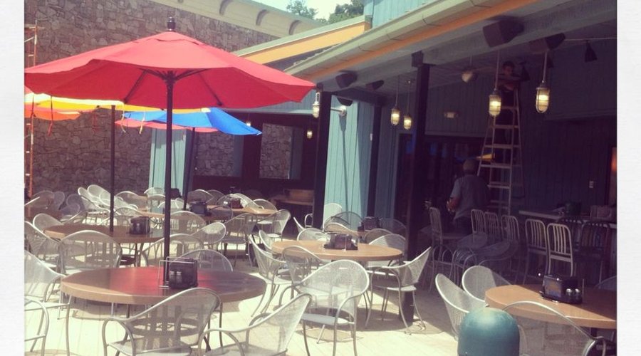 Dude's Daiquiris and Mellow Mushroom's patio!!