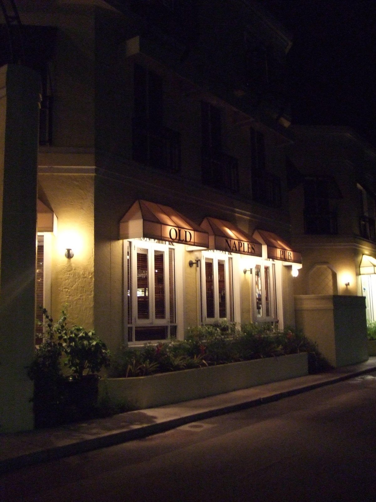 OLD NAPLES PUB - Old Naples - Updated 2024 Restaurant Reviews, Menu