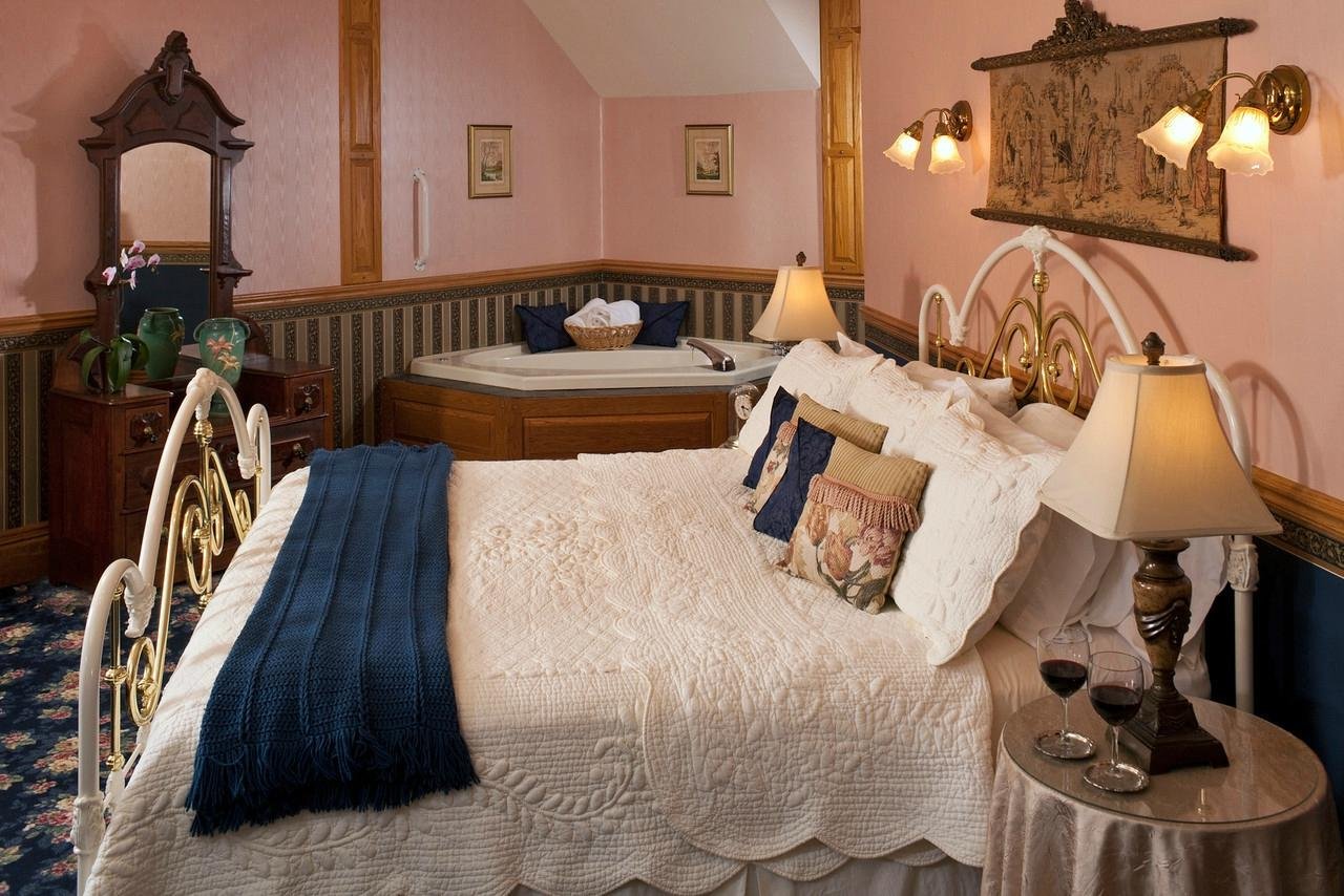 Old Rittenhouse Inn by null