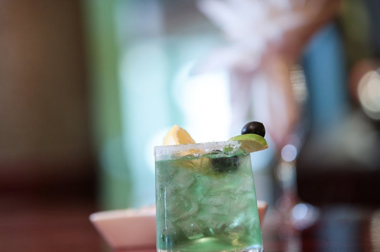 Happy Hour at Jupiter International Hotel with free live entertainment