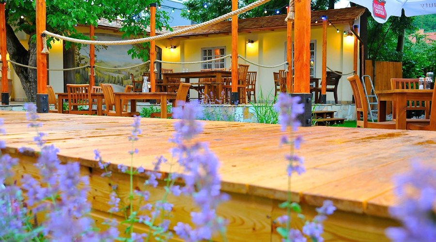 Garden restaurant