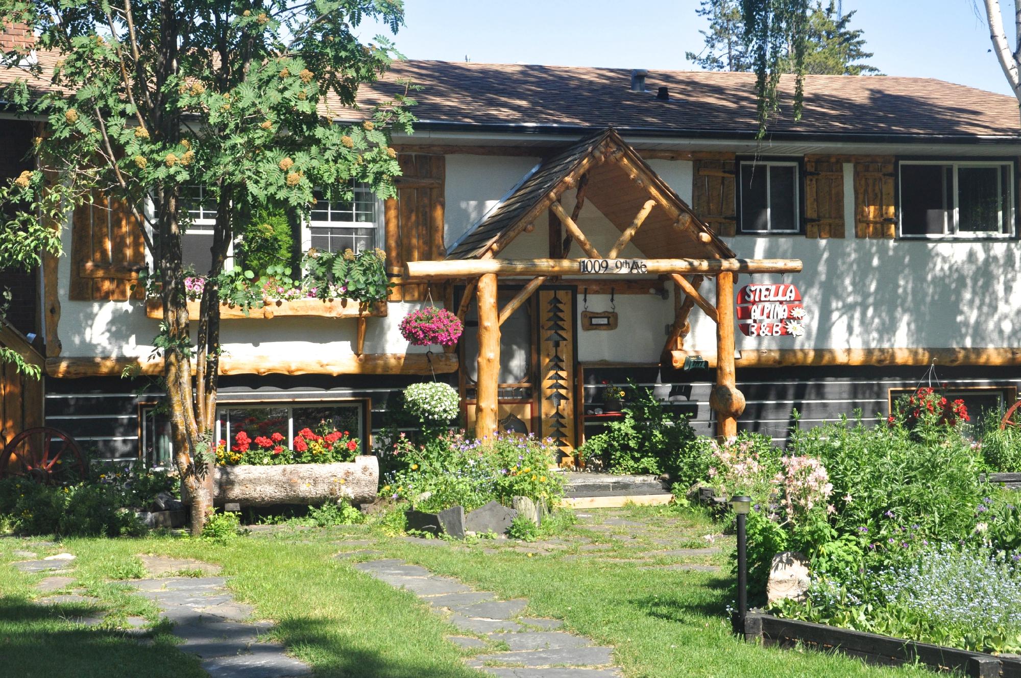 STELLA ALPINA B&B - Prices & Reviews (Canmore, Alberta) - Tripadvisor