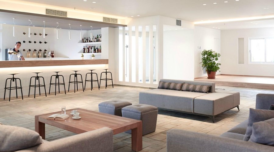 Main Bar / Lobby