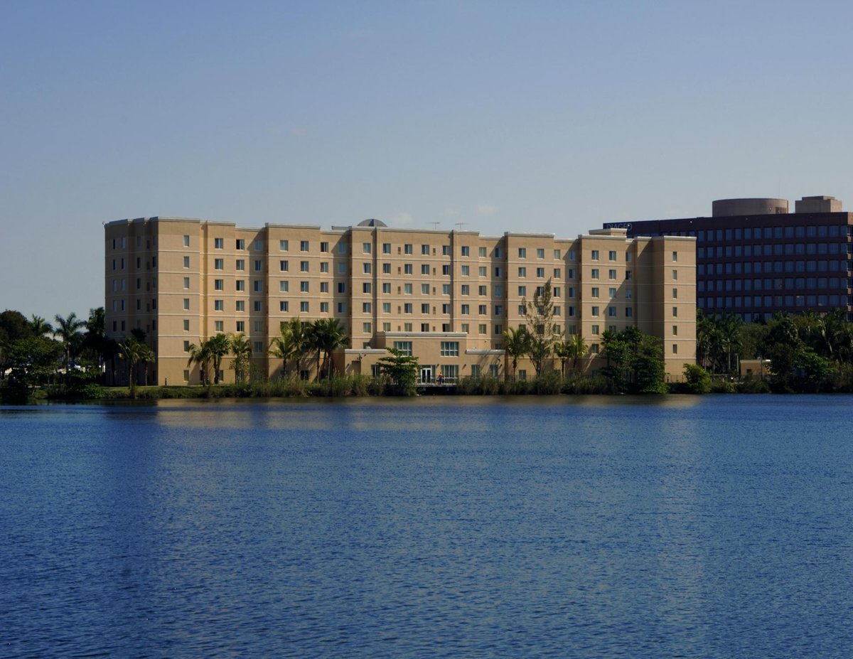 HOMEWOOD SUITES MIAMI-AIRPORT / BLUE LAGOON $143 ($̶2̶9̶2̶) - Updated ...