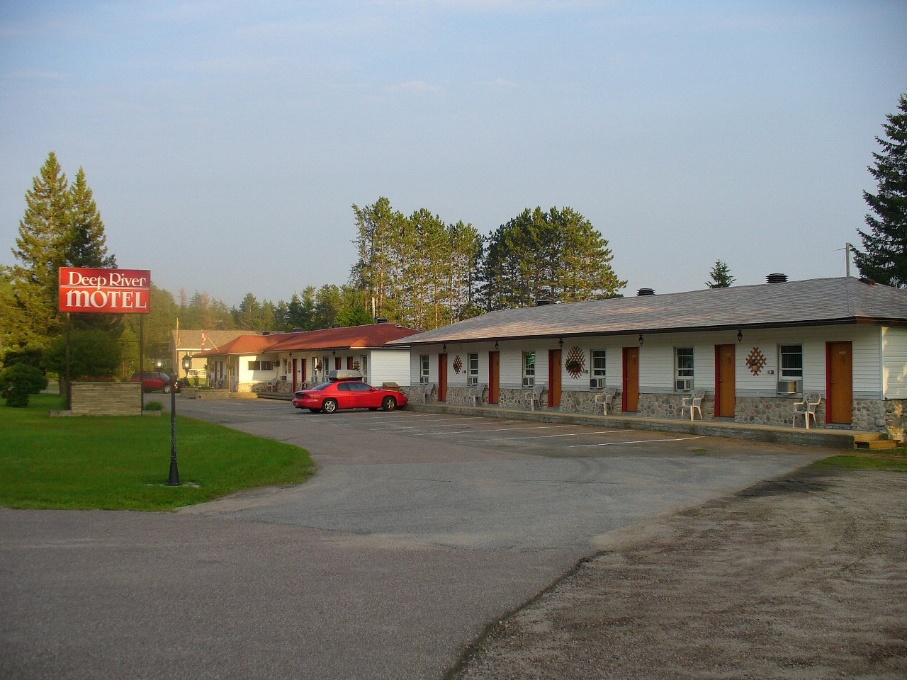 Deep River Motel Ontario Canada