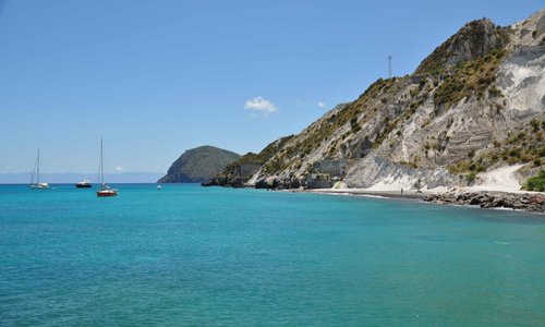 Spiaggia sotto la cava